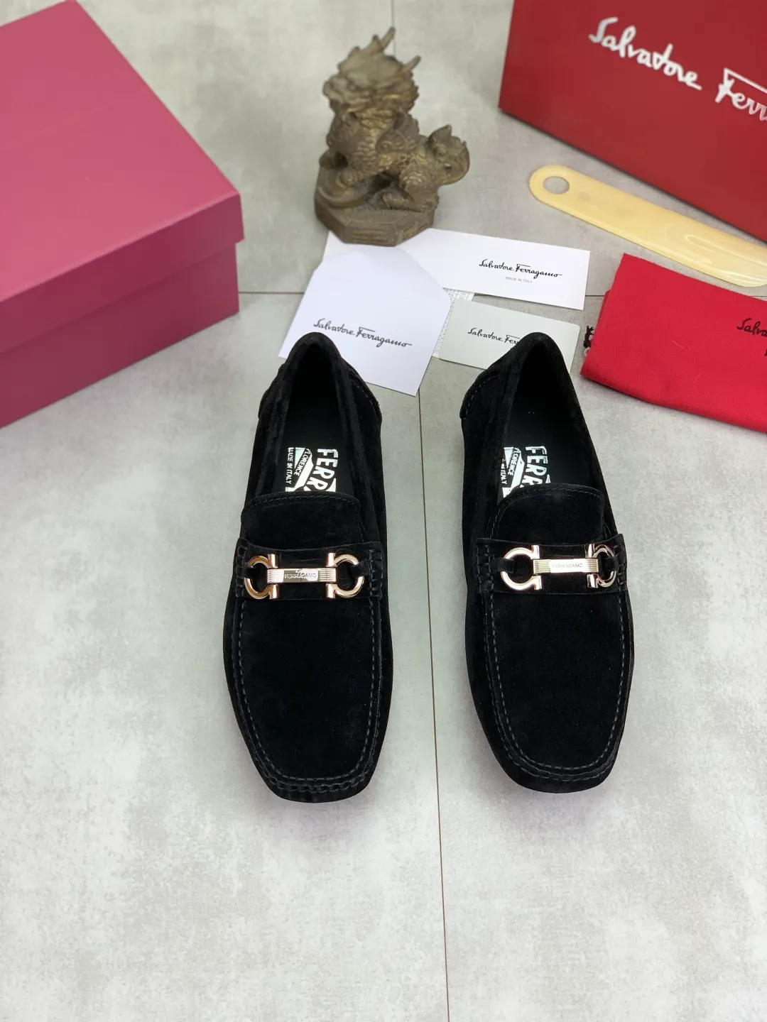 Men's shoes 💰P542 New model, high quality [Ferragamo/Ferragamo] Latest lazy slip-on shoes Original imported calfskin, imported cowhide lining + original luxury metal buckle + original combination outsole Comparison without pressure Code number: 38-45